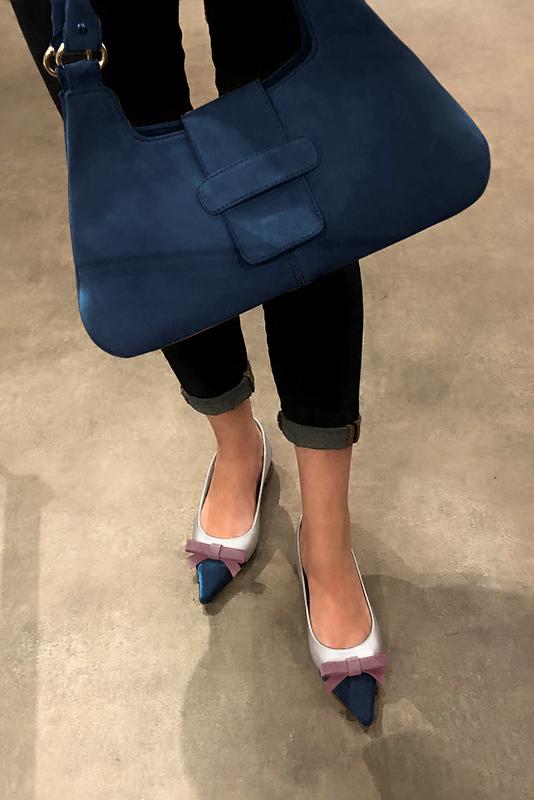 Navy blue women's dress handbag, matching pumps and belts. Worn view - Florence KOOIJMAN